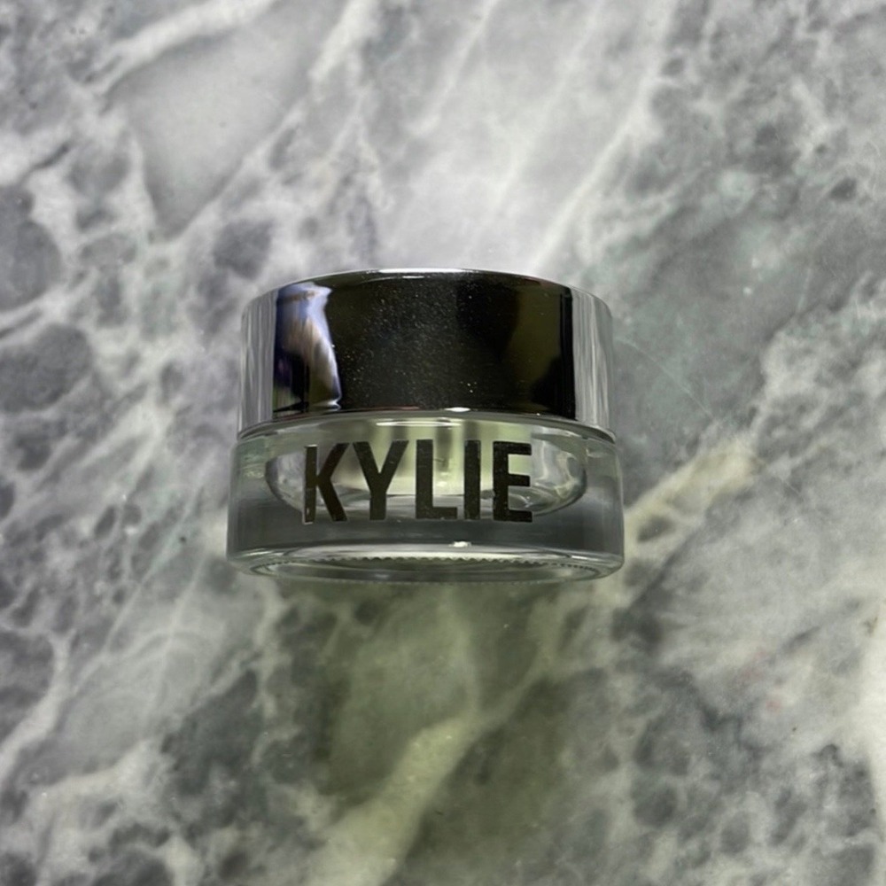 Kylie Cosmetics Eyeliner Eyeshadow Snow